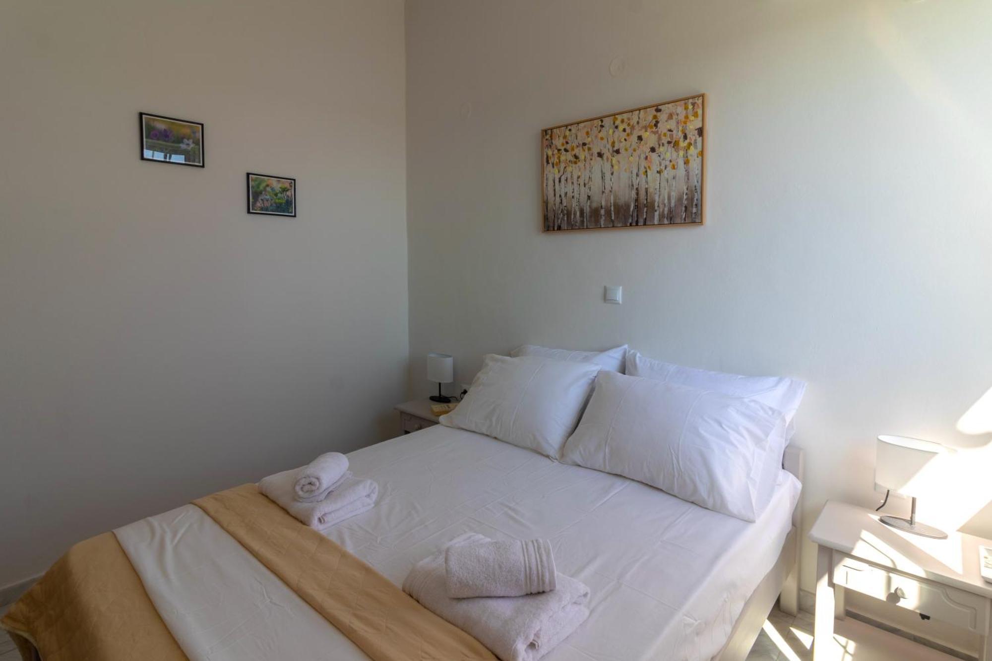 Beachside Apartment-1