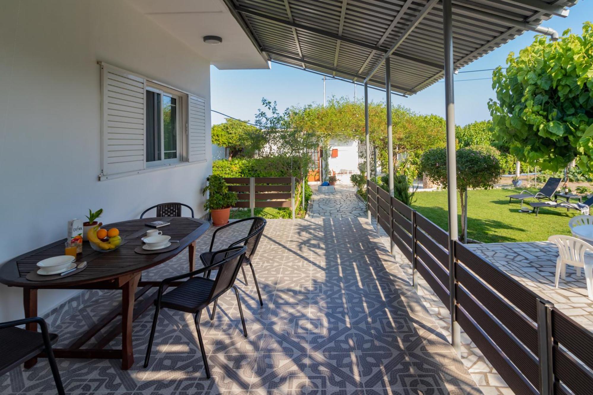 Beachside Apartment-1